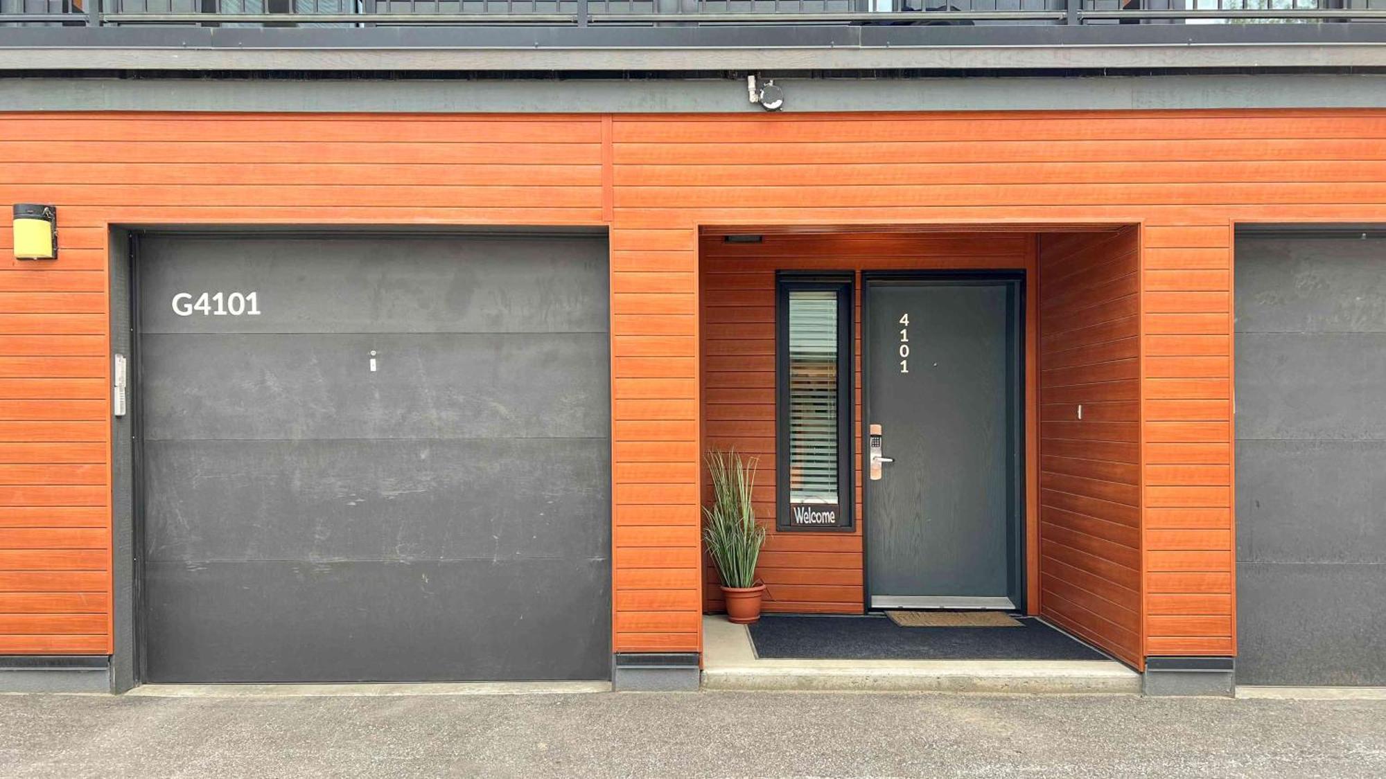 Al'S Escape By Revelstoke Vacations Apartment Exterior foto